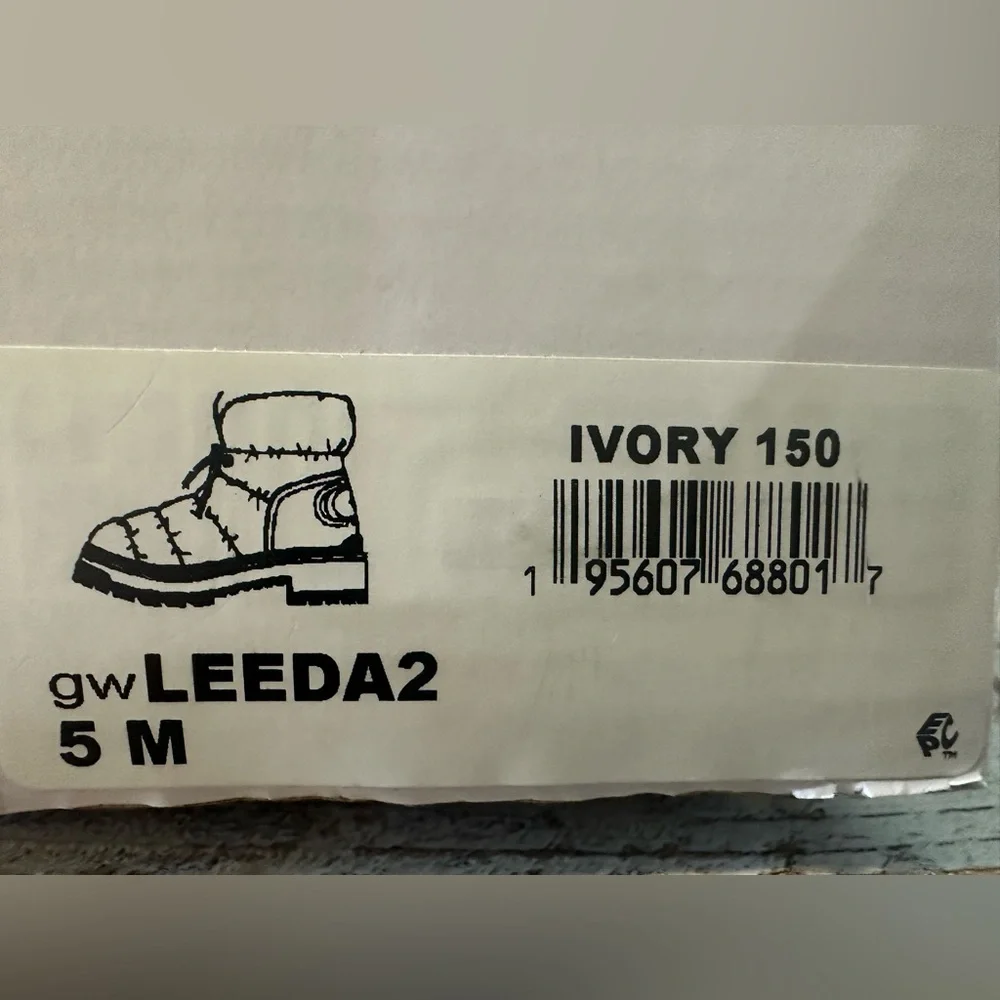 Guess Leeda2 Logo Winter Ankle Boots - NIB
